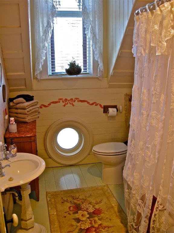 The Old Tower House Bed & Breakfast North Bend Rom bilde